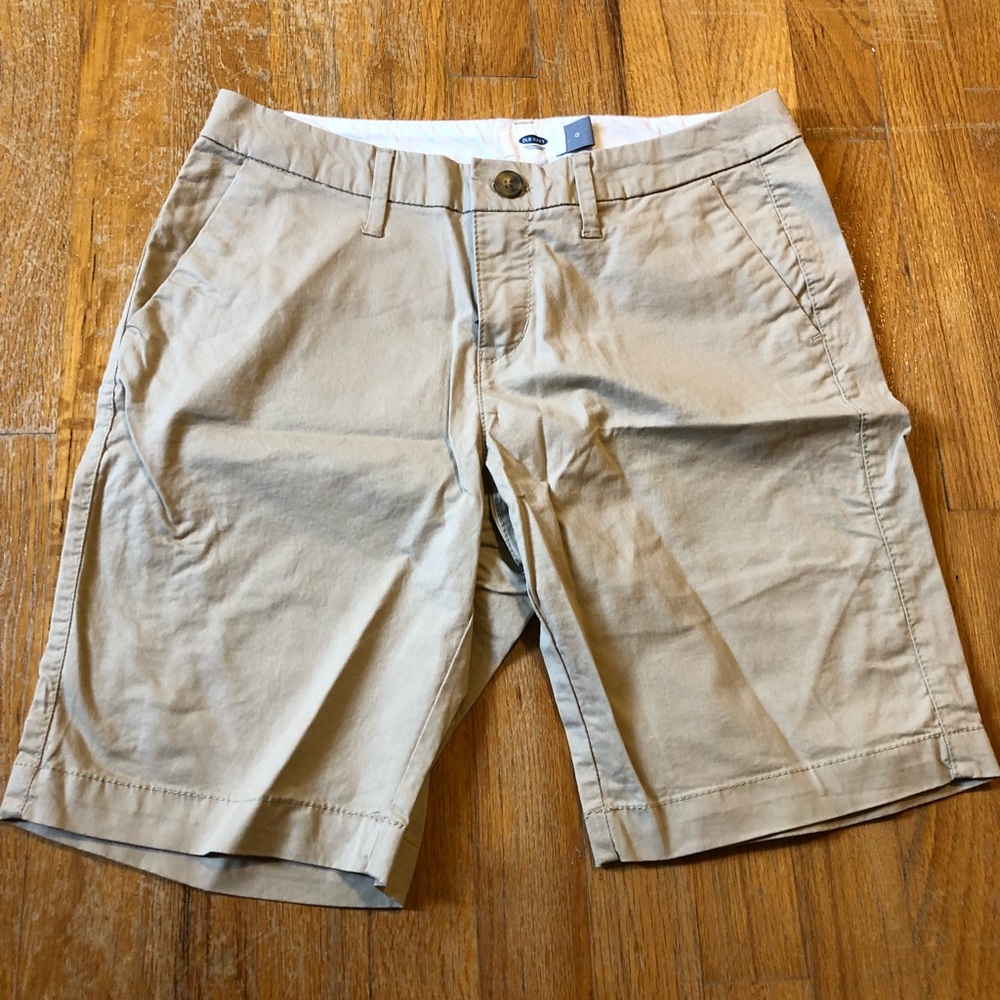Khaki Bermuda shorts